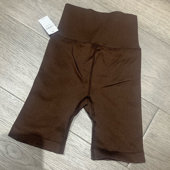 GapFit Seamless Bike Shorts - Picture 1 of 2